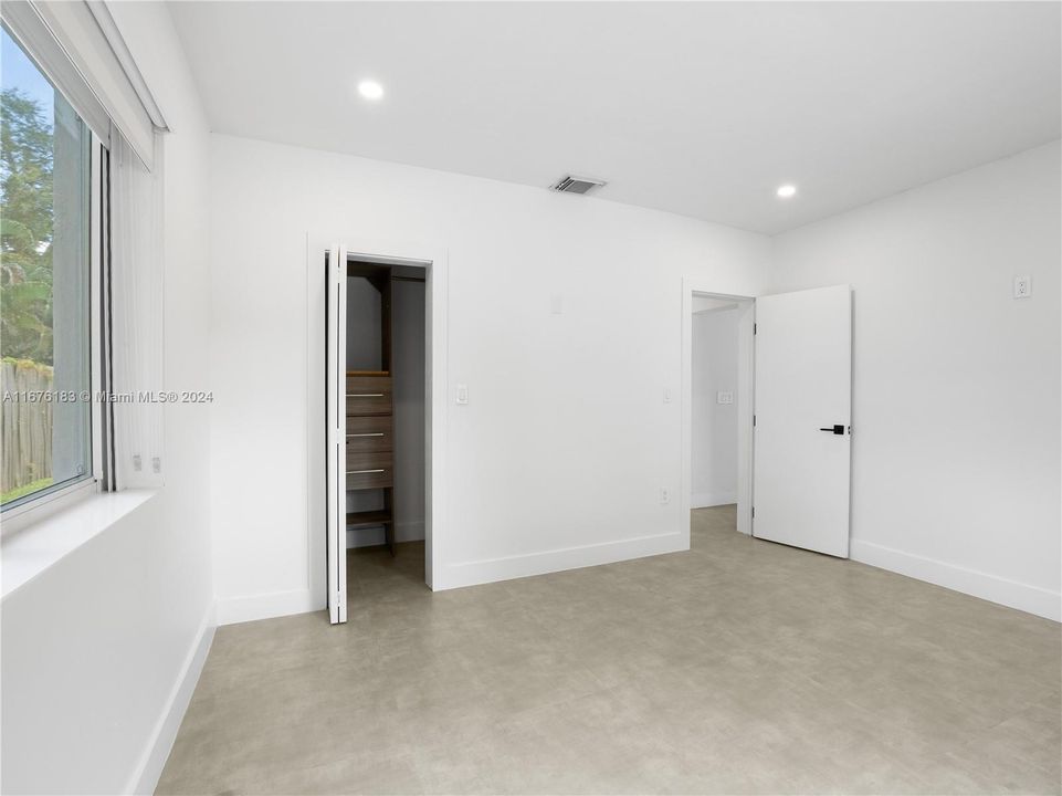 For Rent: $3,200 (2 beds, 2 baths, 1112 Square Feet)