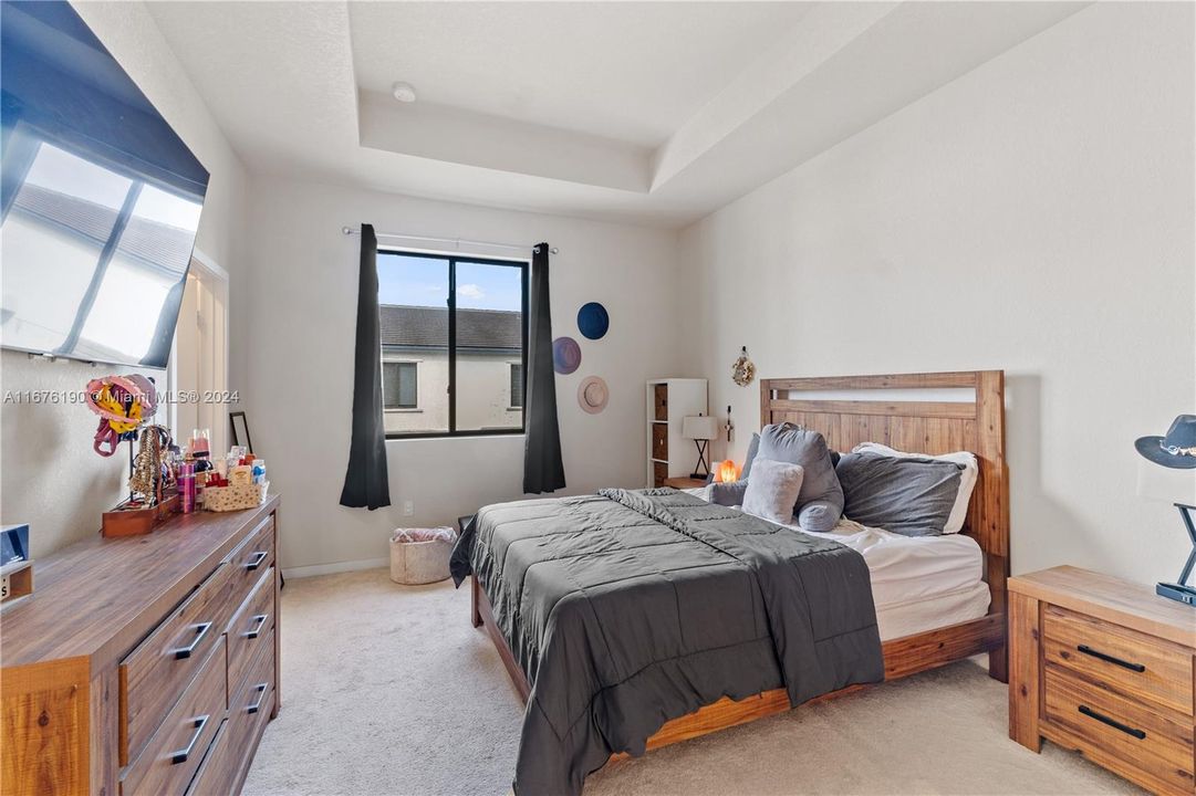 For Sale: $435,000 (3 beds, 2 baths, 1530 Square Feet)