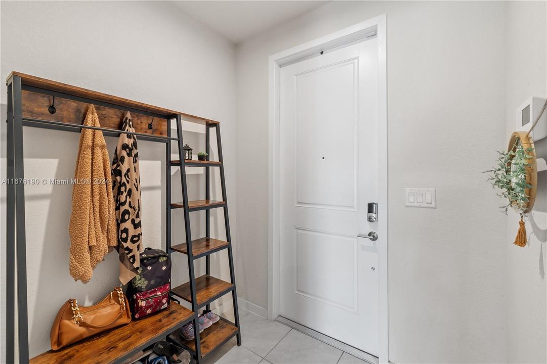 For Sale: $435,000 (3 beds, 2 baths, 1530 Square Feet)