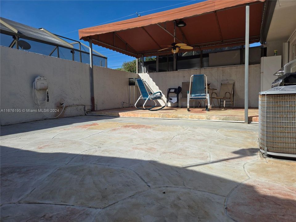 Recently Rented: $3,050 (3 beds, 2 baths, 1144 Square Feet)