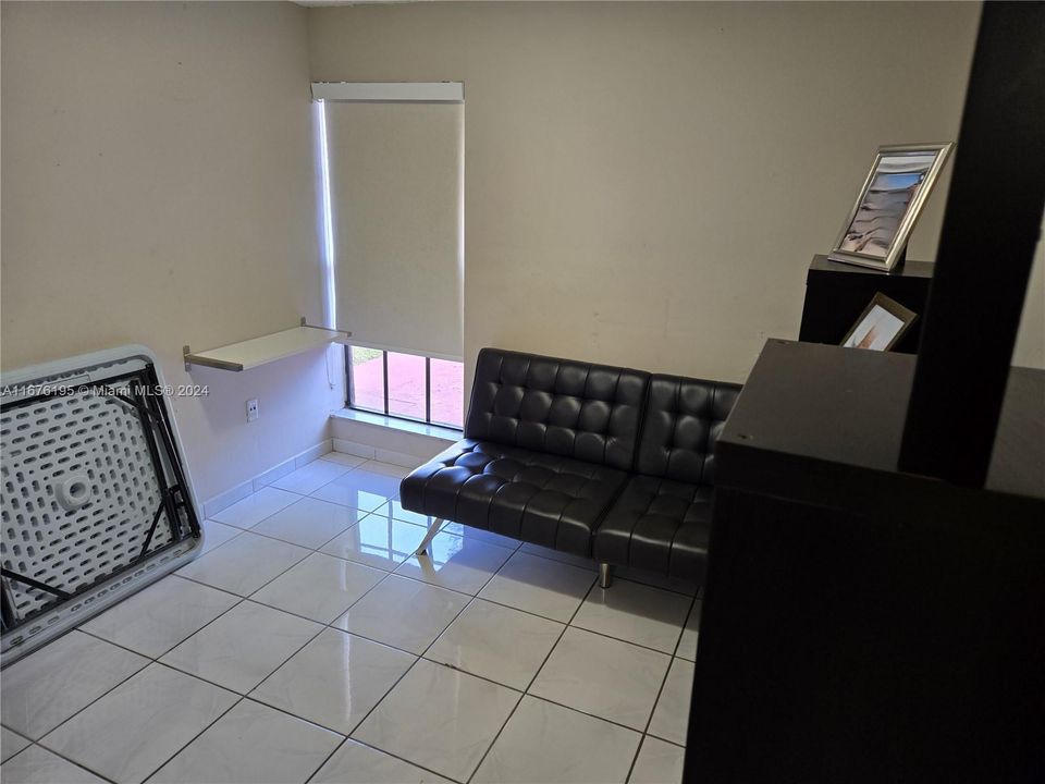 Recently Rented: $3,050 (3 beds, 2 baths, 1144 Square Feet)