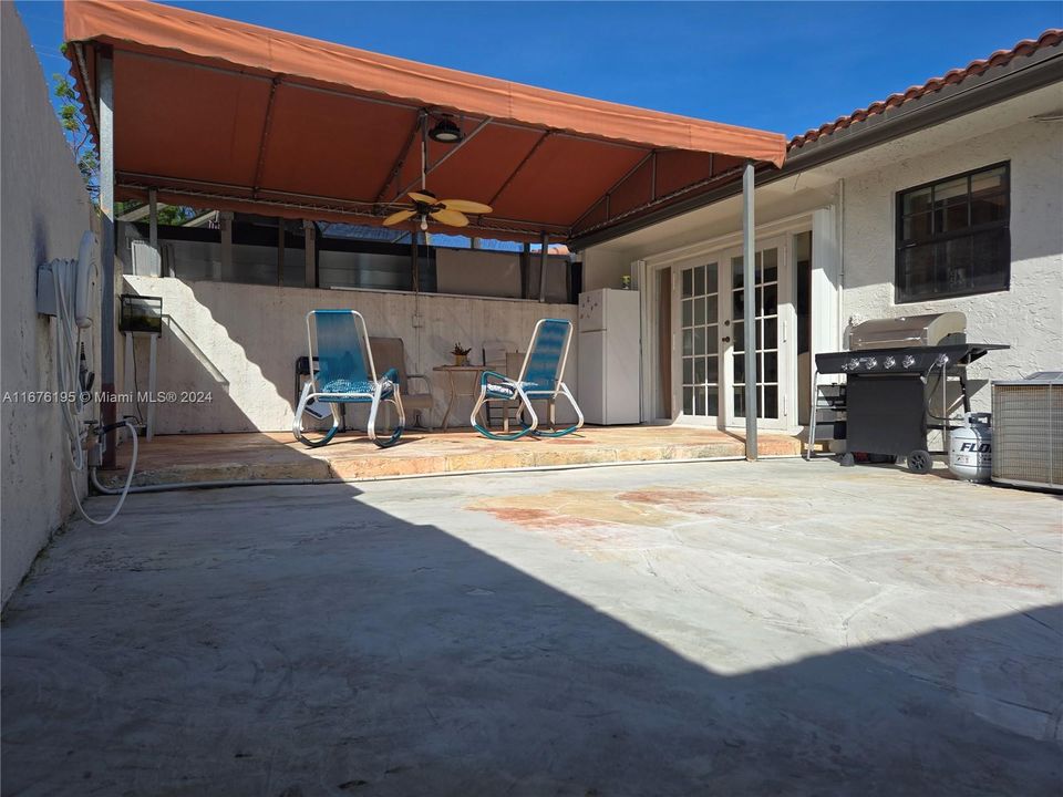 Recently Rented: $3,050 (3 beds, 2 baths, 1144 Square Feet)