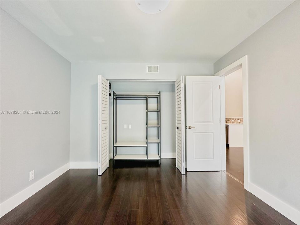 For Rent: $3,100 (3 beds, 2 baths, 1557 Square Feet)