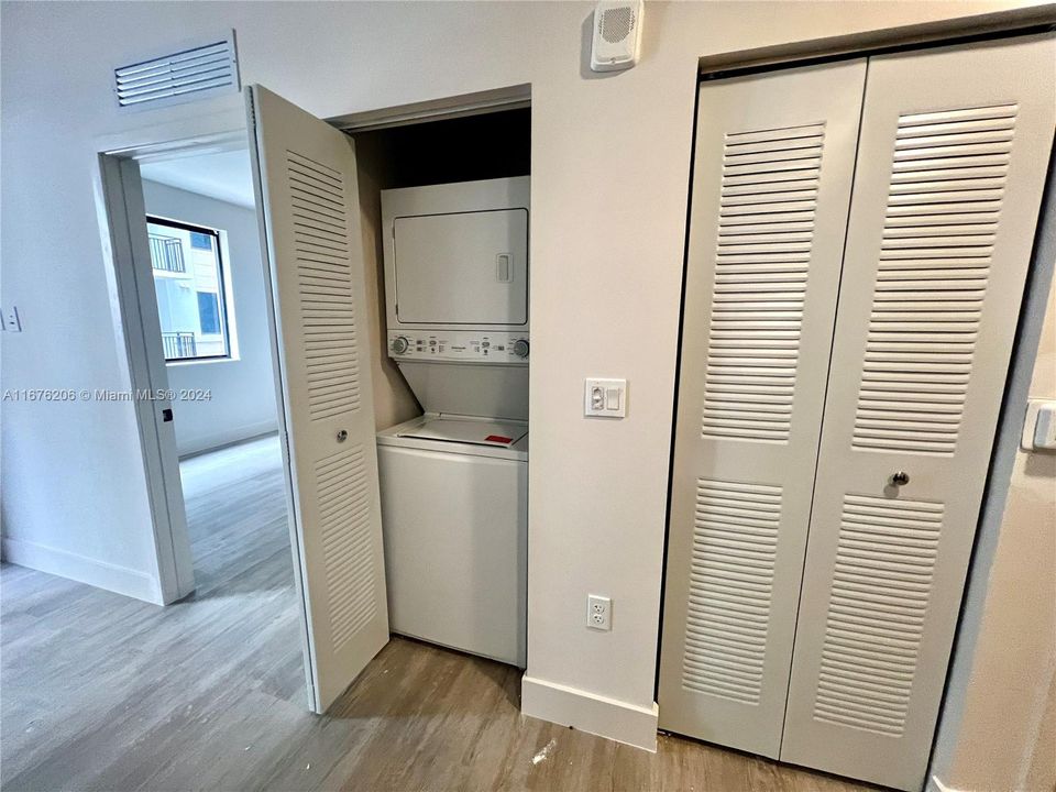 В аренду: $1,950 (1 спален, 1 ванн, 558 Квадратных фут)