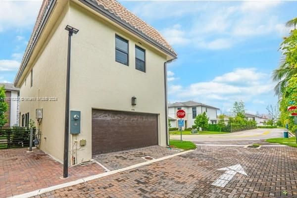 For Sale: $1,250,000 (4 beds, 2 baths, 2158 Square Feet)