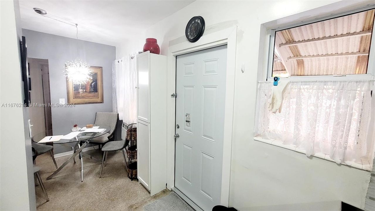 For Sale: $155,000 (1 beds, 1 baths, 520 Square Feet)