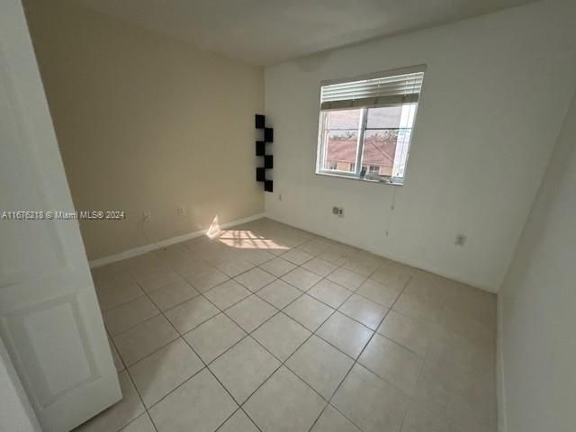 For Rent: $2,700 (2 beds, 2 baths, 1206 Square Feet)