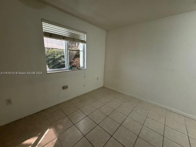 For Rent: $2,700 (2 beds, 2 baths, 1206 Square Feet)