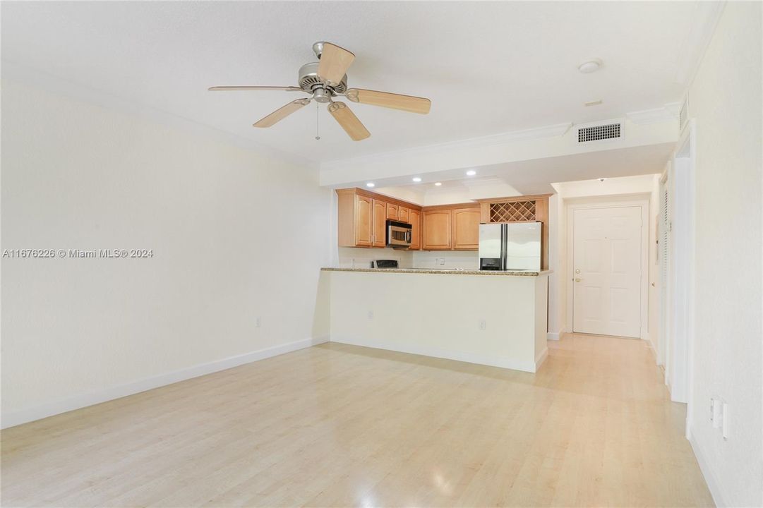 For Rent: $2,150 (1 beds, 1 baths, 625 Square Feet)