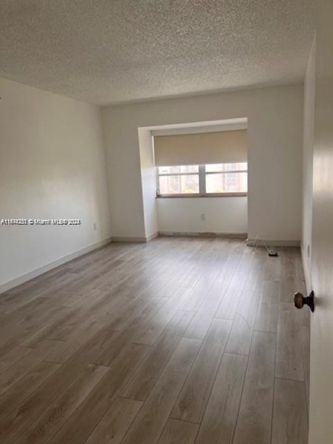 For Rent: $2,300 (2 beds, 2 baths, 1075 Square Feet)