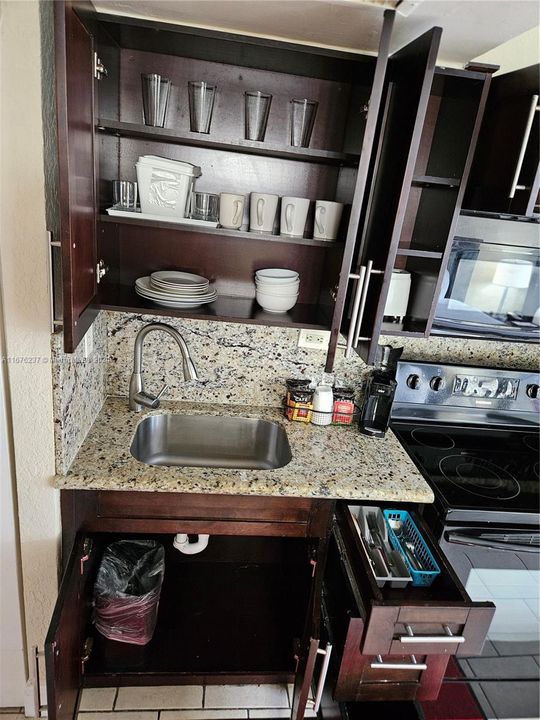 En Venta: $155,000 (0 camas, 1 baños, 360 Pies cuadrados)