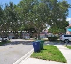 For Rent: $3,000 (3 beds, 2 baths, 1844 Square Feet)