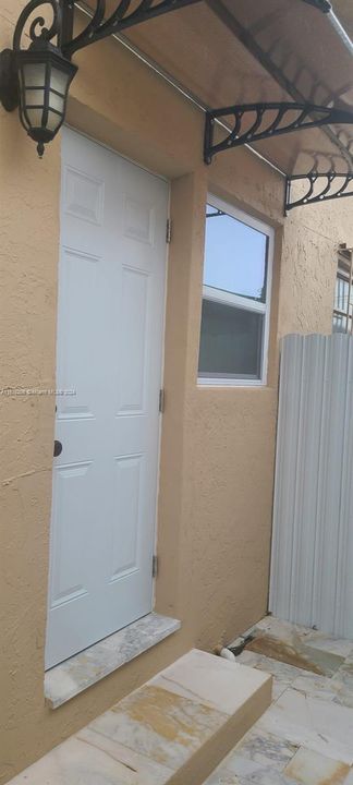 For Rent: $4,600 (3 beds, 2 baths, 1970 Square Feet)