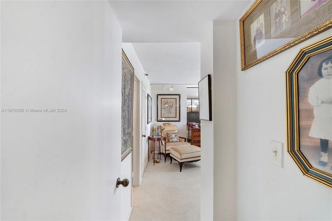 For Sale: $829,000 (2 beds, 2 baths, 1200 Square Feet)