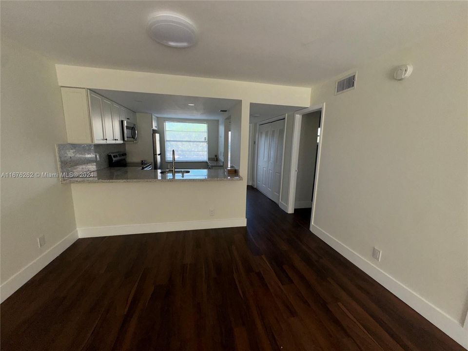 For Rent: $1,750 (2 beds, 2 baths, 904 Square Feet)