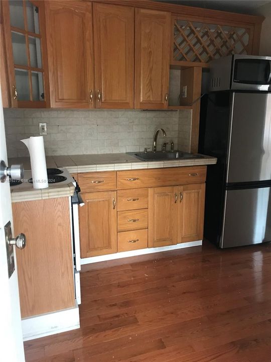 For Rent: $1,500 (1 beds, 1 baths, 360 Square Feet)