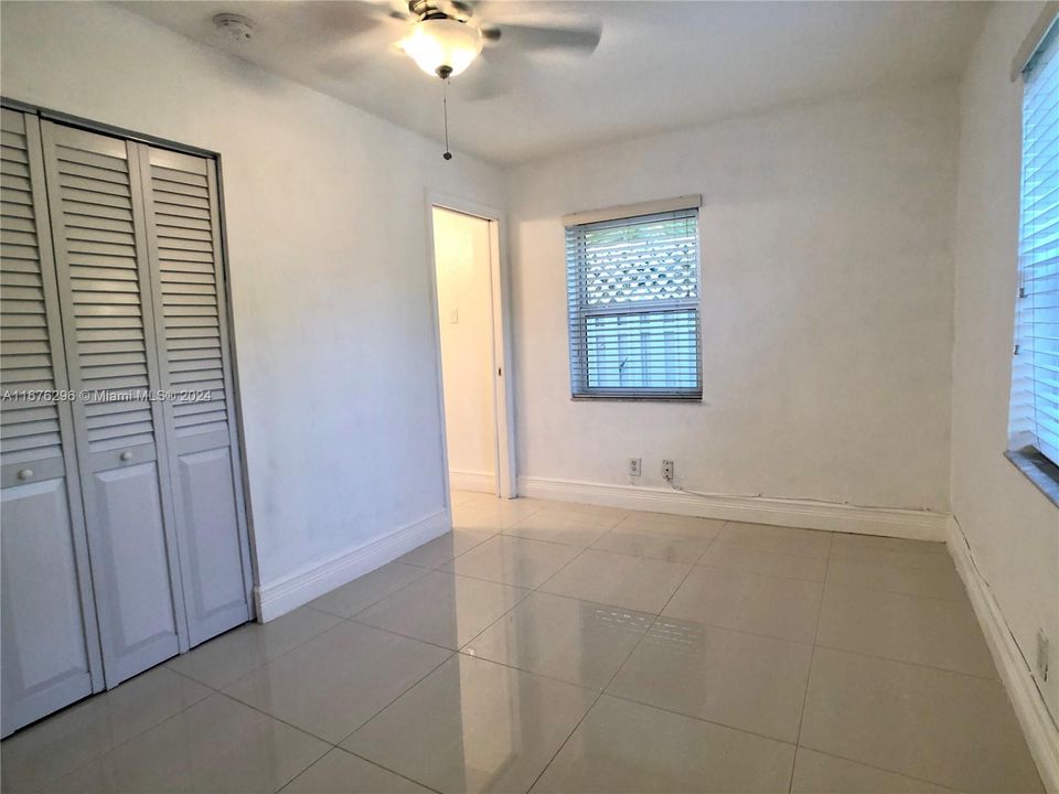 For Rent: $4,300 (3 beds, 2 baths, 1098 Square Feet)