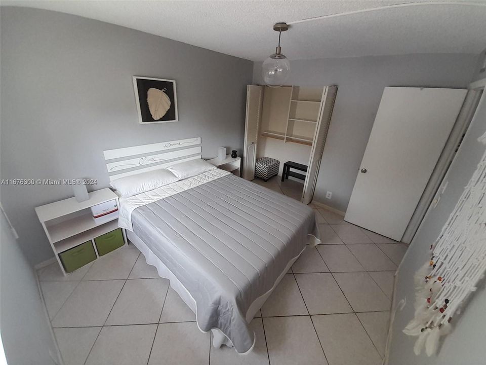 For Rent: $2,300 (2 beds, 2 baths, 1190 Square Feet)