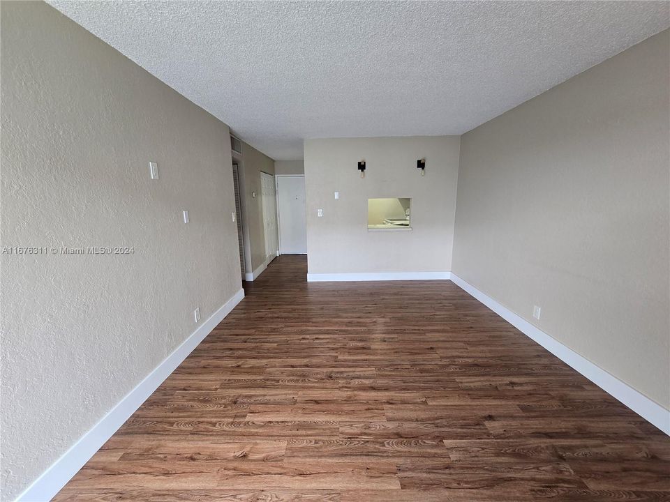 For Rent: $1,800 (1 beds, 1 baths, 598 Square Feet)