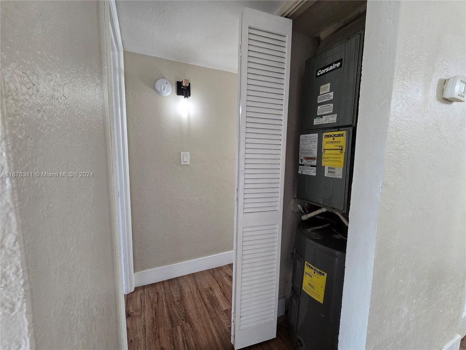 For Rent: $1,800 (1 beds, 1 baths, 598 Square Feet)