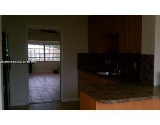 For Rent: $2,750 (3 beds, 2 baths, 1633 Square Feet)