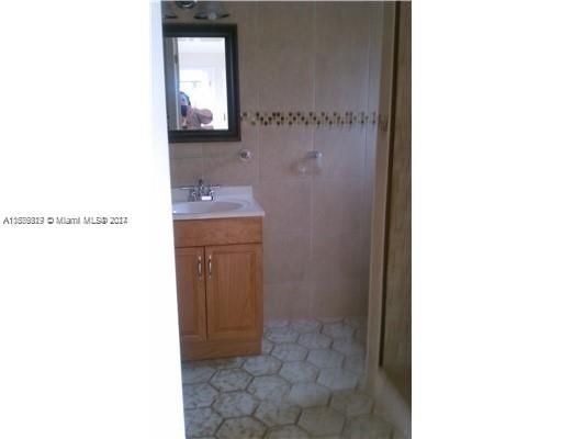 For Rent: $2,750 (3 beds, 2 baths, 1633 Square Feet)