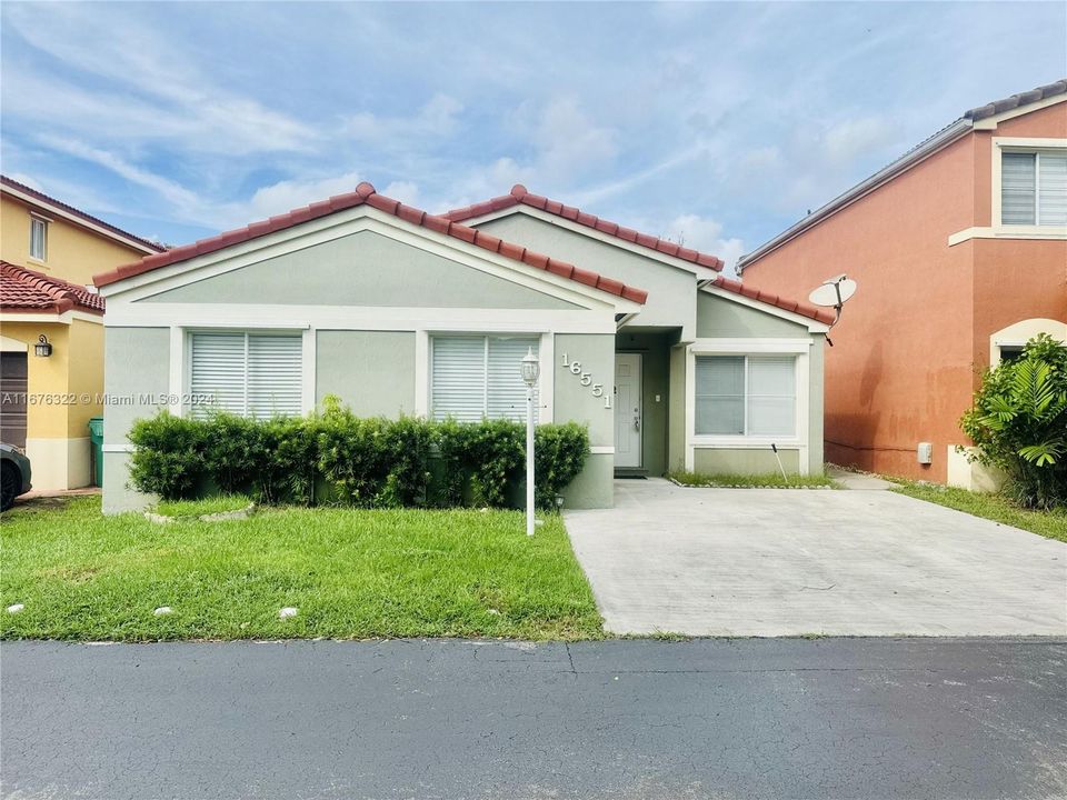 For Sale: $549,000 (3 beds, 2 baths, 1489 Square Feet)