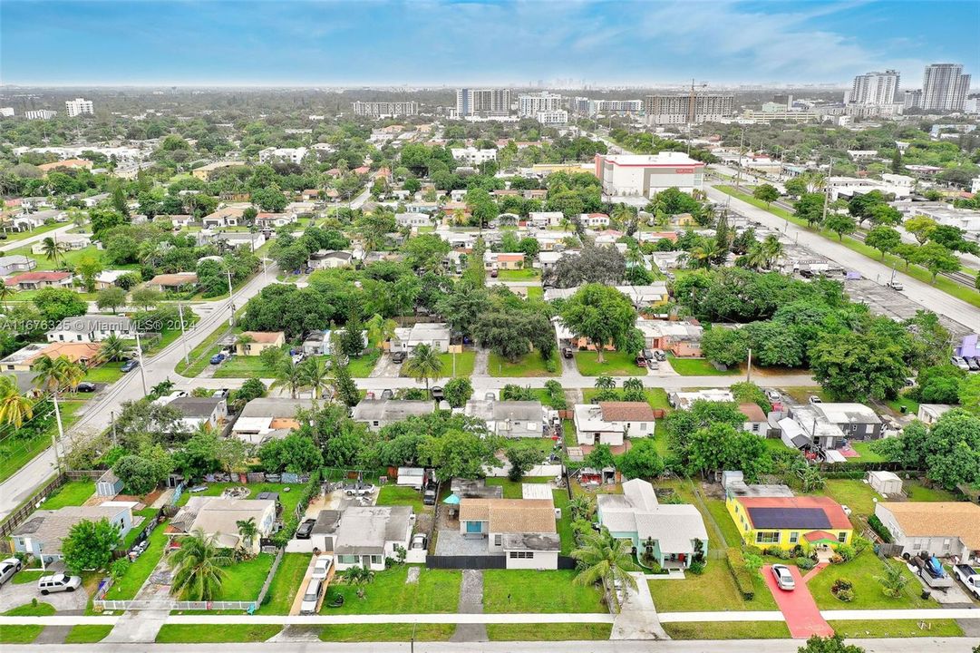 Recently Sold: $490,000 (4 beds, 3 baths, 1428 Square Feet)