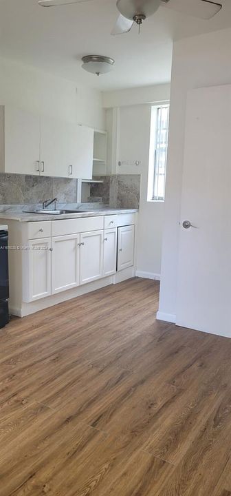 For Rent: $1,600 (1 beds, 1 baths, 4754 Square Feet)