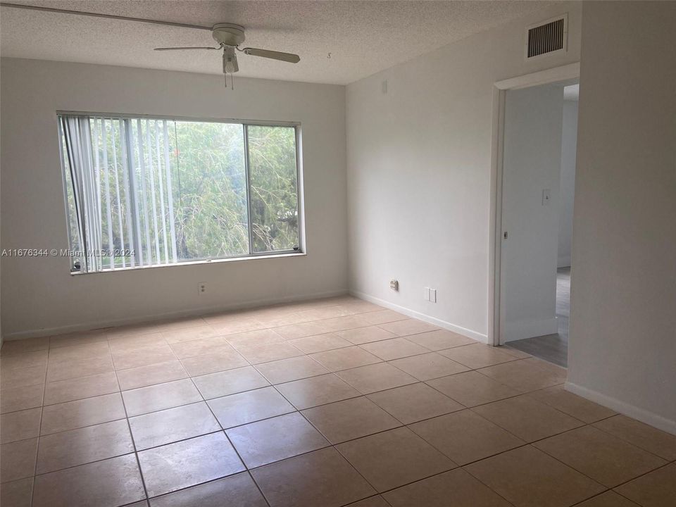 For Rent: $1,800 (2 beds, 2 baths, 767 Square Feet)