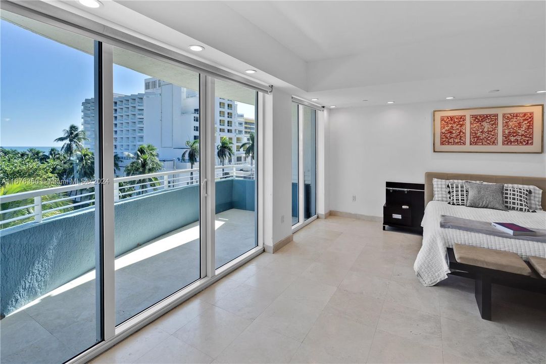 For Sale: $825,000 (1 beds, 1 baths, 760 Square Feet)