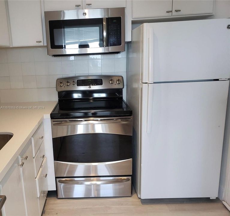 For Rent: $3,900 (2 beds, 2 baths, 1187 Square Feet)