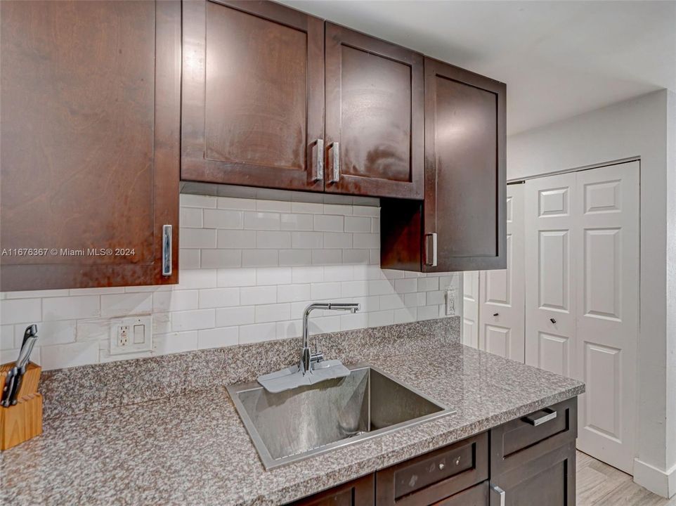 For Sale: $340,000 (3 beds, 1 baths, 1167 Square Feet)