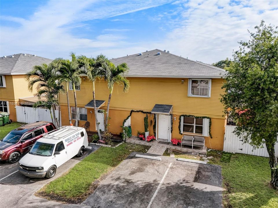 For Sale: $340,000 (3 beds, 1 baths, 1167 Square Feet)