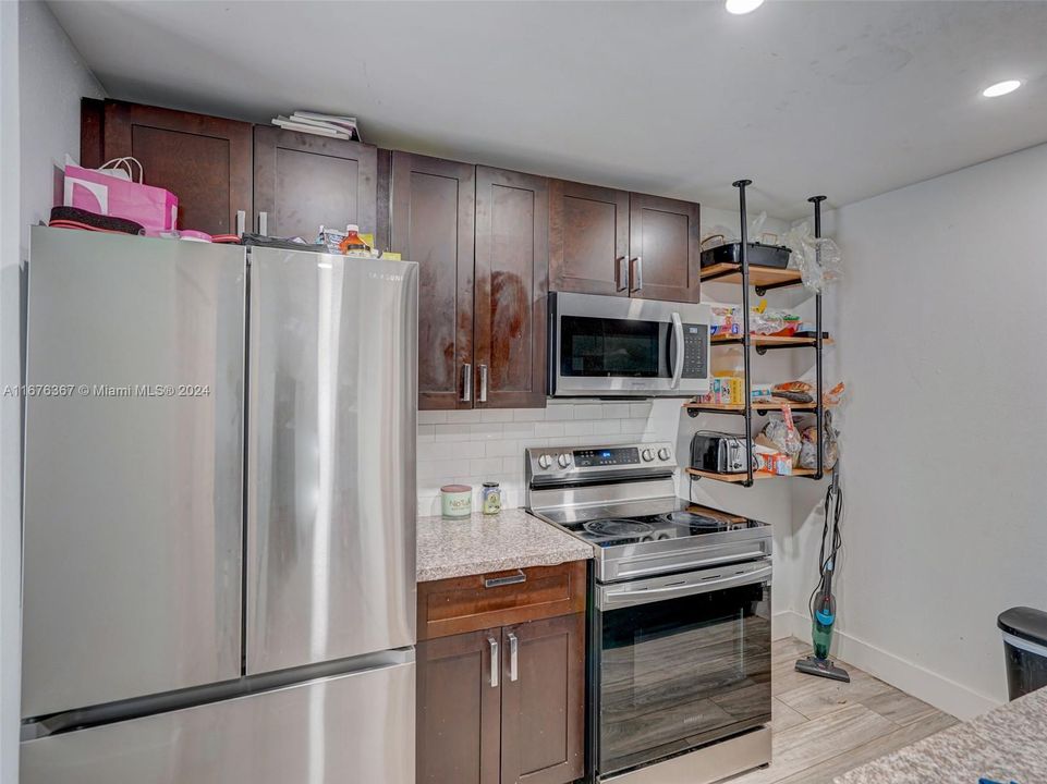 For Sale: $340,000 (3 beds, 1 baths, 1167 Square Feet)