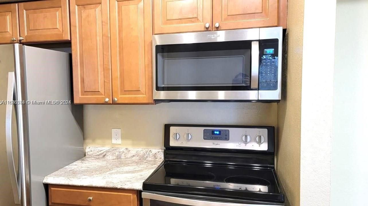 For Rent: $1,875 (1 beds, 1 baths, 805 Square Feet)