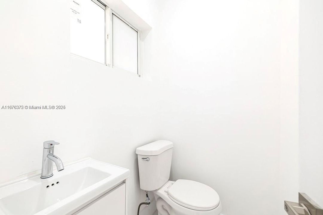 最近售出: $650,000 (0 贝兹, 0 浴室, 0 平方英尺)