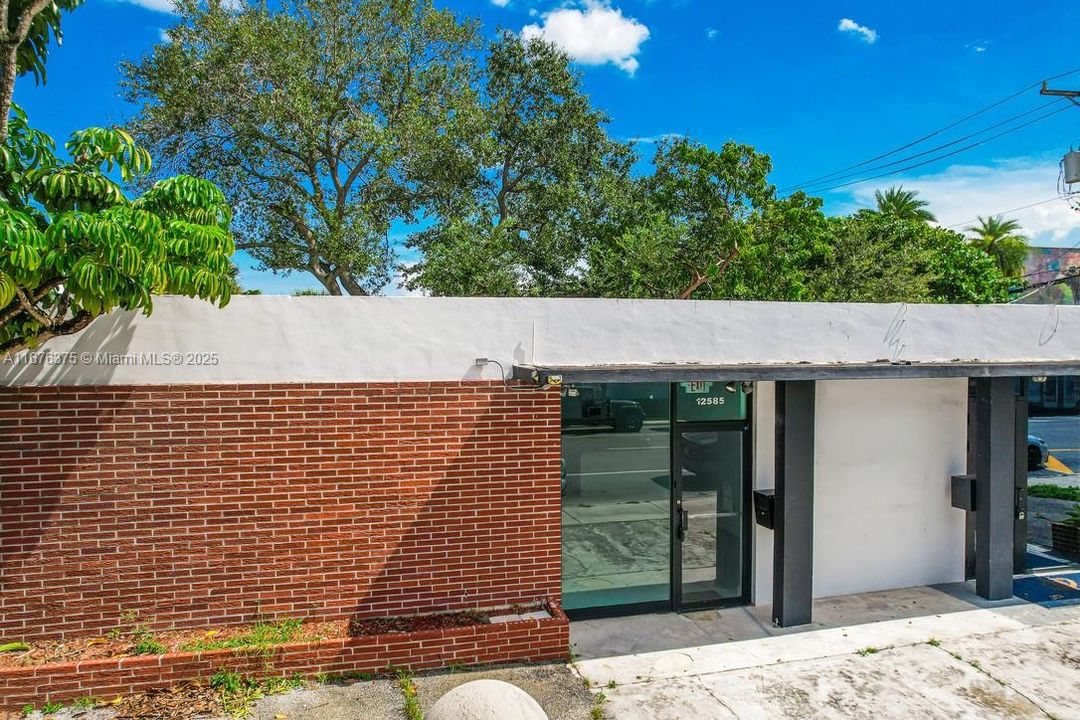 最近售出: $650,000 (0 贝兹, 0 浴室, 0 平方英尺)