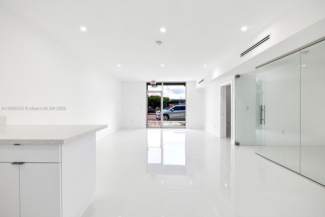 最近售出: $650,000 (0 贝兹, 0 浴室, 0 平方英尺)