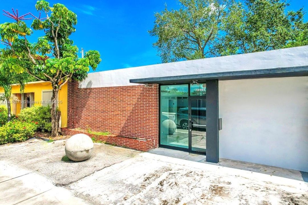 最近售出: $650,000 (0 贝兹, 0 浴室, 0 平方英尺)