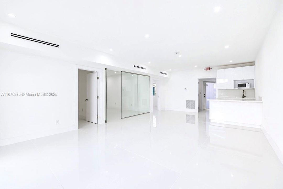 最近售出: $650,000 (0 贝兹, 0 浴室, 0 平方英尺)