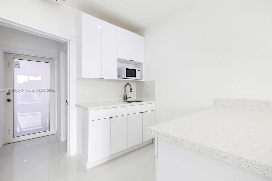 最近售出: $650,000 (0 贝兹, 0 浴室, 0 平方英尺)