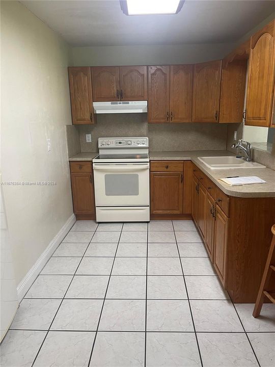 For Rent: $3,550 (3 beds, 2 baths, 1674 Square Feet)