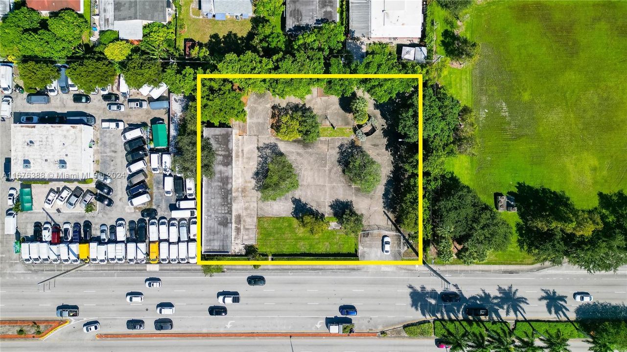 VACANT COMMERCIAL BUILDING SITTING ON 37,476 SF LAND