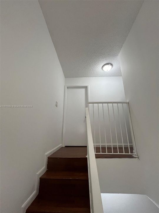 For Rent: $2,300 (3 beds, 2 baths, 1232 Square Feet)