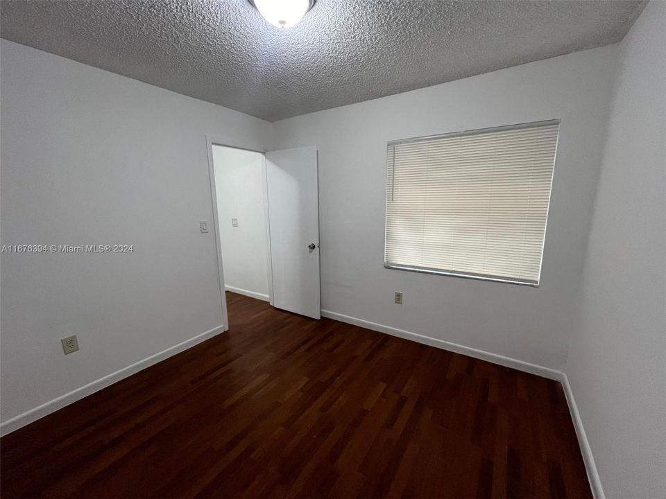 For Rent: $2,300 (3 beds, 2 baths, 1232 Square Feet)