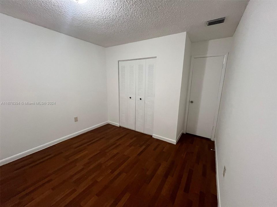 For Rent: $2,300 (3 beds, 2 baths, 1232 Square Feet)