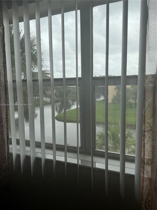 BEDROOM HAS VIEWS OF CANALS