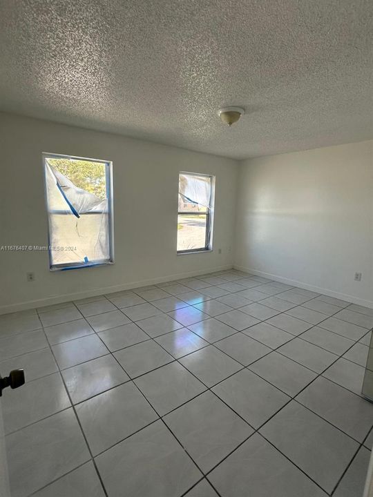 For Rent: $3,000 (4 beds, 2 baths, 1568 Square Feet)