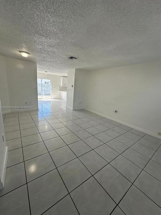 For Rent: $3,000 (4 beds, 2 baths, 1568 Square Feet)